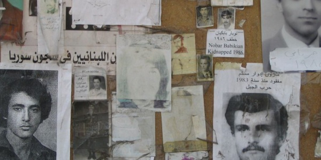 صور للمفقودين في لبنان من موقع اعتصام الأهالي في وسط العاصمة بيروت