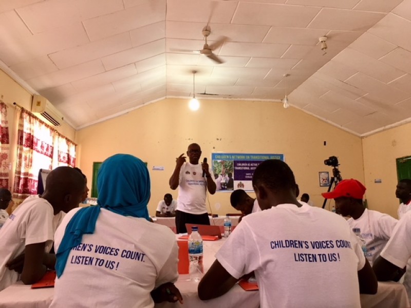 Imagen de un taller sobre las 'voces de los niños' en Gambia
